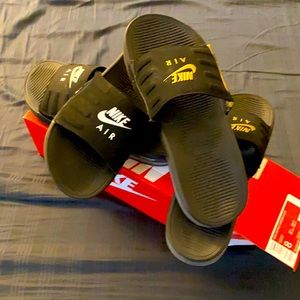 Nike Air Max Camden Slides